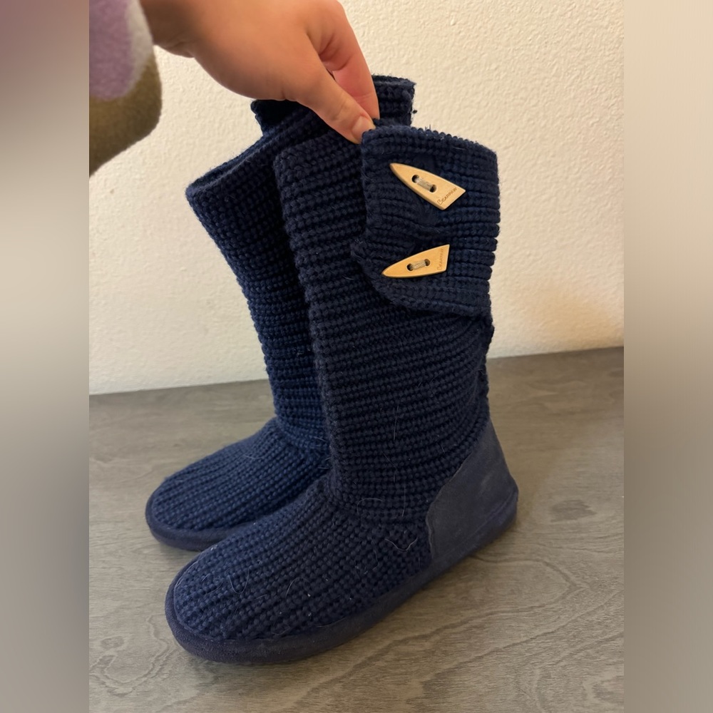 Cable Knit Bear Paw Boots - Blue
